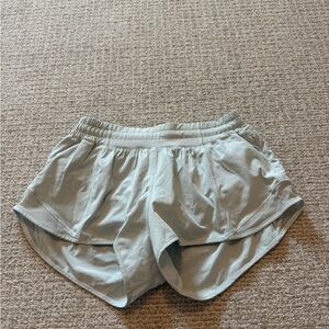 Lululemon low rise 2.5 inch shorts ice blue size 6